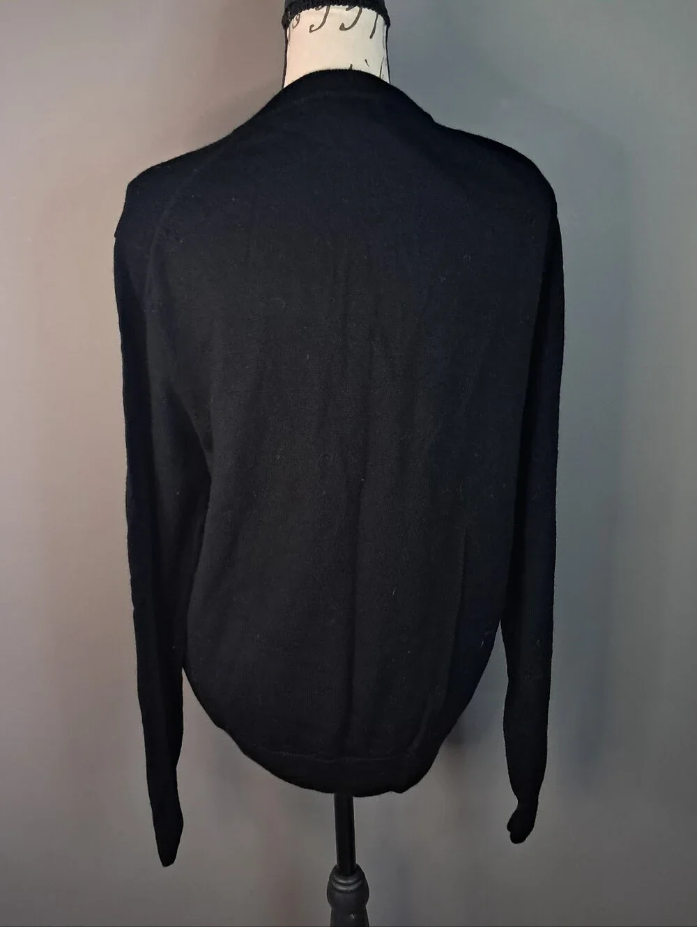 Banana Republic Sweater  100% Merino Wool Size Medium Black V Neck